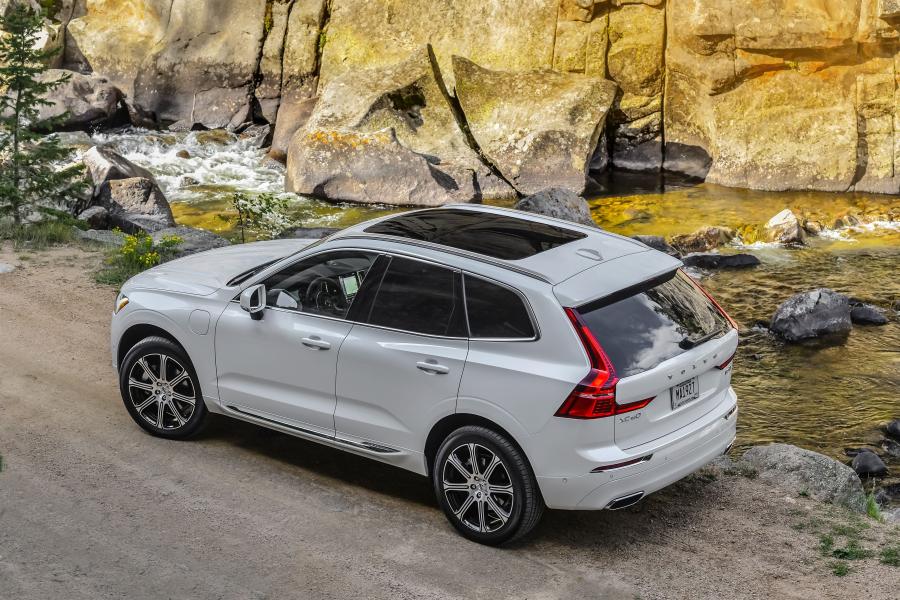  Volvo XC60 T8 Inscription 2017 года  (NA) (фото 8 из 23)